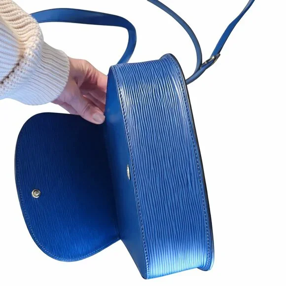 Louis Vuitton Blue Epi Leather Crossbody Bag – Authentic - Picture 3 of 5
